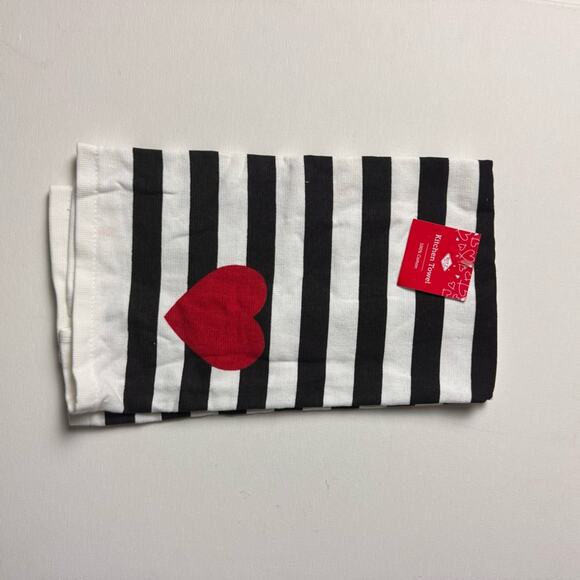 RITZ Valentine's Day Kitchen Hand Towel 100% Cotton With Heart Graphic NWT - Picture 6 of 10